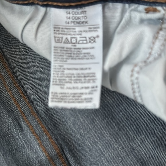 Old Navy Women’s Jeans - Picture 3 of 4